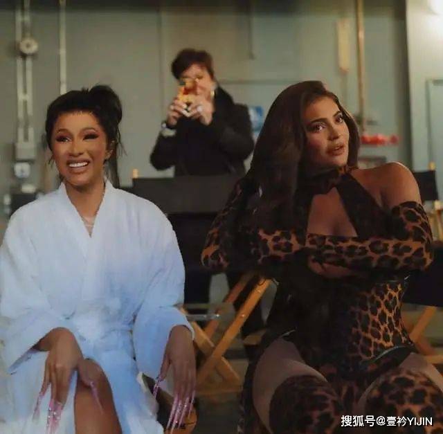 来源|不会打鸣的脱衣舞娘不是好Rapper!卡老师的入党申请书我们已经收到了,Skrr~