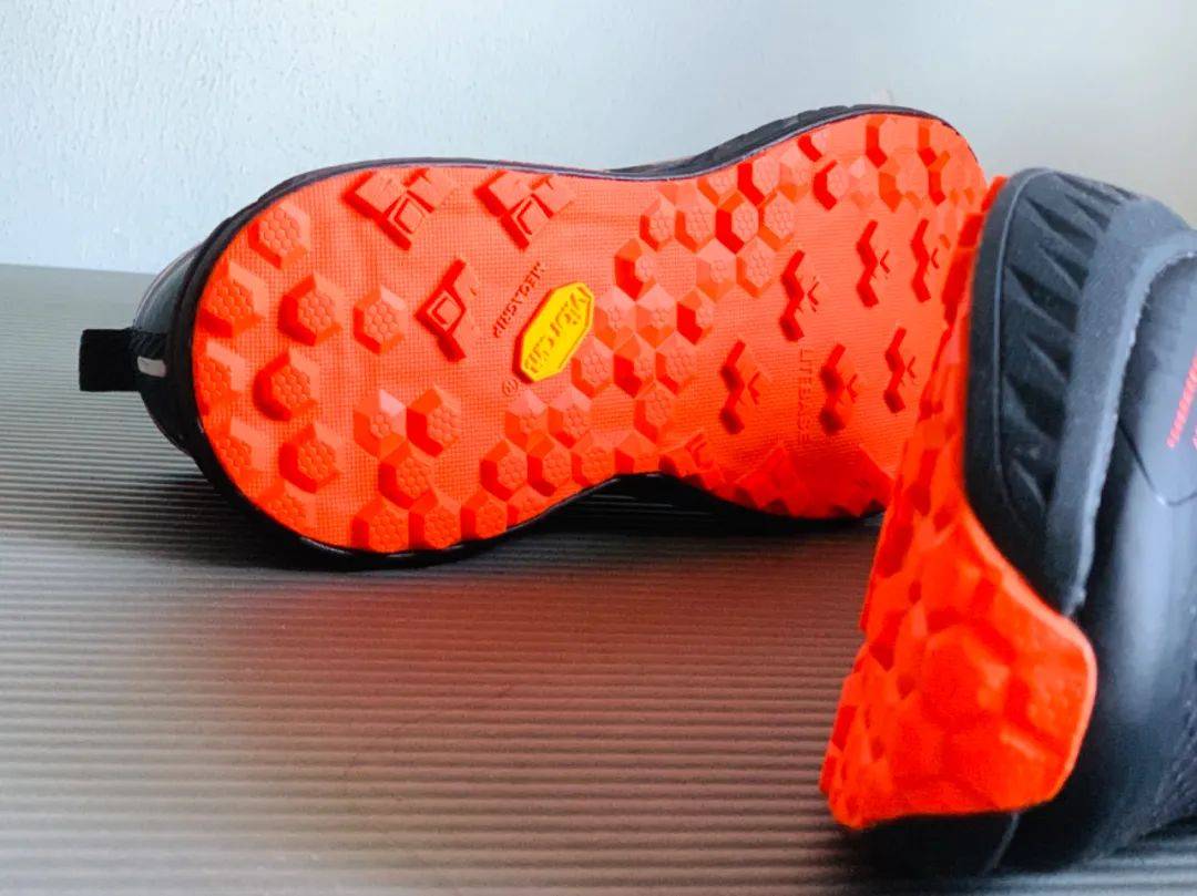 地形|R2信念全地形跑鞋，公路，山地，跑步机都可以驾驭！