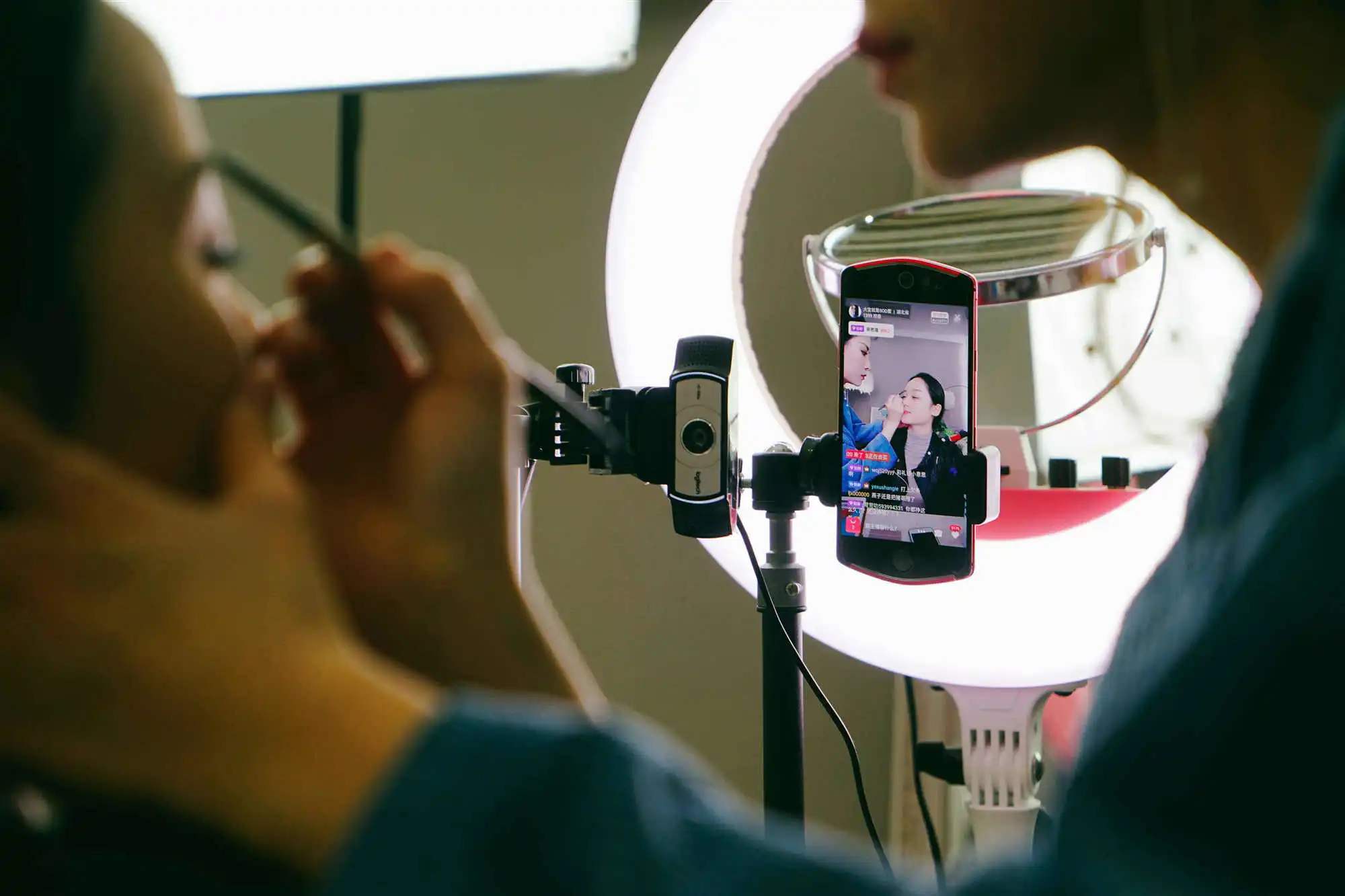 直播|资本从未缺席，直播电商投资增20倍，素人主播增长超98%