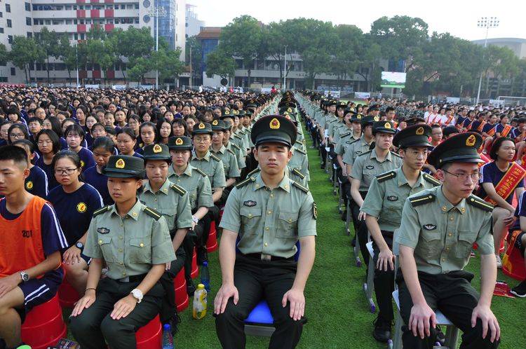 新学期|湘乡一中举行2020年秋季开学典礼暨万端阳校友奖（助）学金颁奖仪式