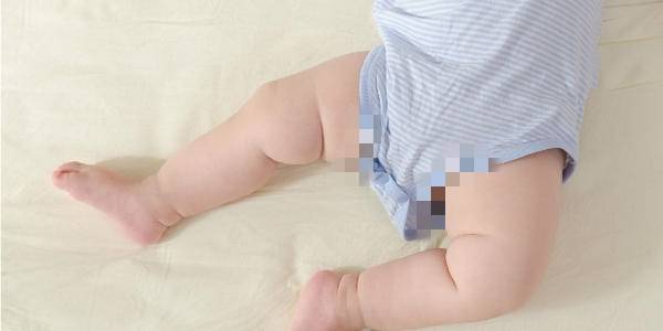 宝宝|应该先用湿巾还是先用纸巾？很多妈妈都弄反了给宝宝擦屁屁
