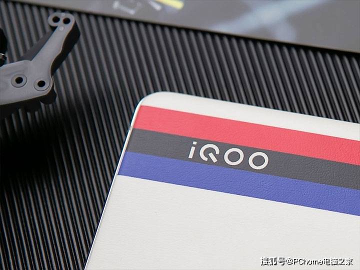 机皇|百瓦快充引领机皇品质 iQOO 5 Pro传奇版评测