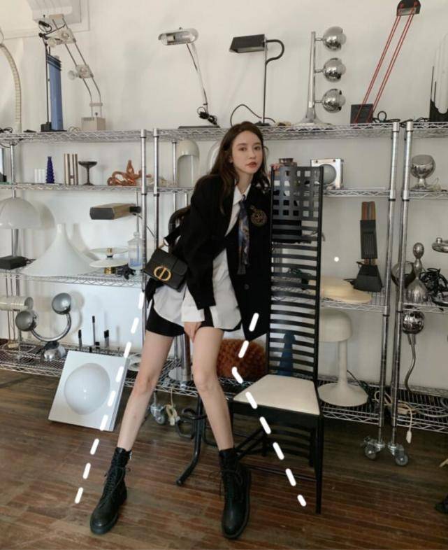 小动作|张大奕四个小动作，秒变大长腿，董花花做陶艺，一副岁月静好模样