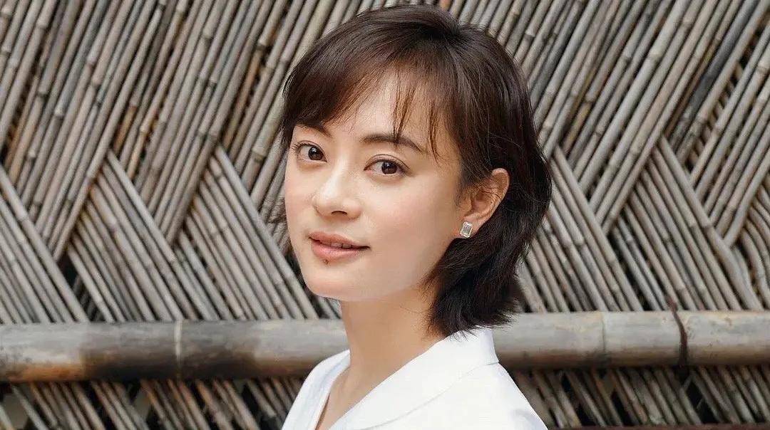 38岁的孙俪越长越像梅婷,眼珠越来越凸