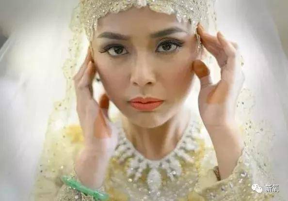 造型|宋丹丹是隐藏神颜啊！女明星都翻车的公主造型造型她却赢了满堂彩！