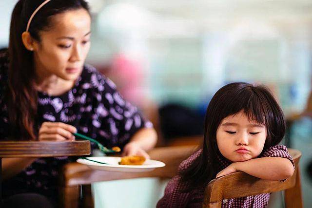 餐椅|“孩子不吃饭，饿一顿就好了”？别让你的无知害了孩子