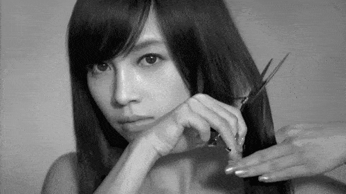 袁姗姗|Lisa没有刘海像变了一个人？辛芷蕾袁姗姗换发型更是堪比整容