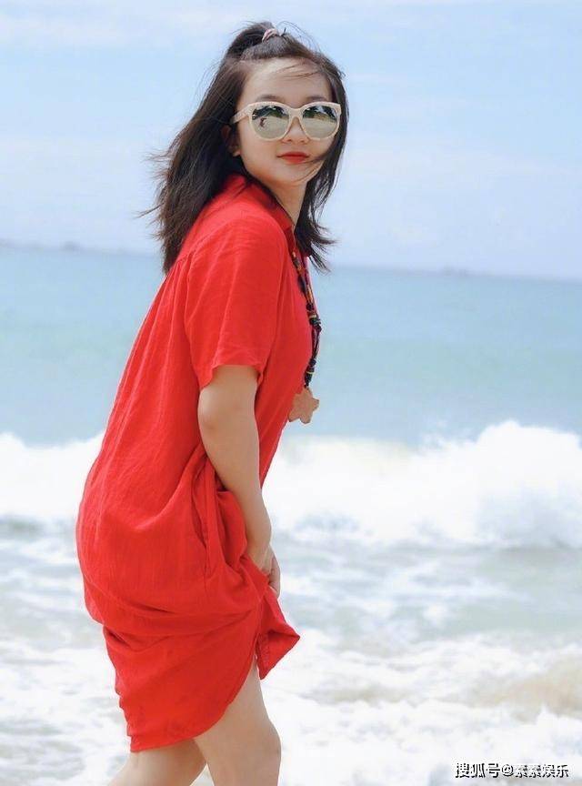 母女|林妙可60岁妈妈罕见出镜，母女衣品颜值飙升，越来越时尚了