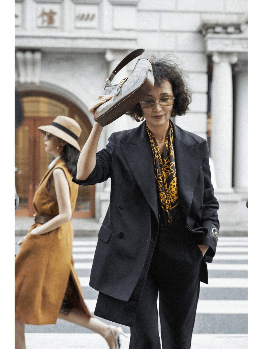 发型|烫头发显老气？三木妈妈也险“中招”，避开烫发雷区，别说没教你