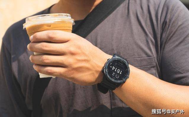 Garmin|佳明Garmin太阳能战术腕表开箱，军迷爱好者不容错过