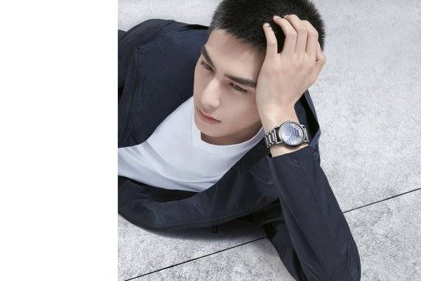 Armani|Emporio Armani男士腕表形象代言人宋威龙携机械腕表系列线上首发