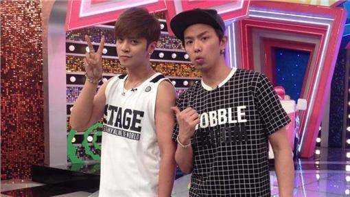 浴室|原创小鬼黄鸿升死因公布：在浴室滑倒撞到头，前任杨丞琳：我没有办法形容我有多痛