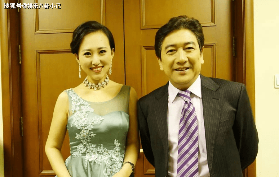 央视名嘴水均益:与瘫痪发妻离婚 获女儿力挺 养智残哥哥16年