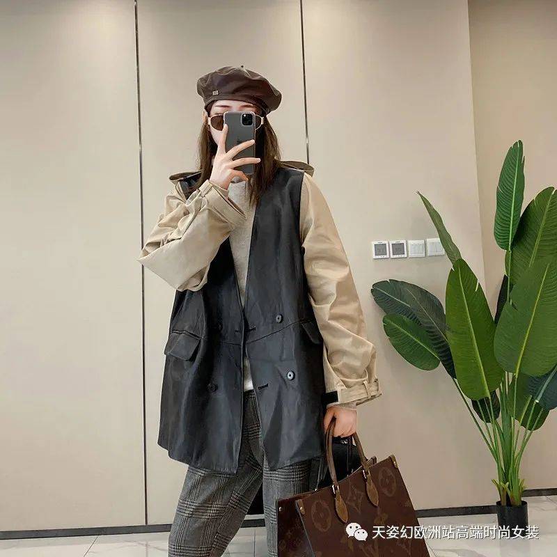 老雷直播间皮衣 7c184e6dd5bc43ab853532d888727b20.jpeg