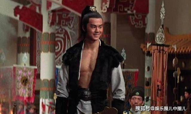 狄龙年轻时帅气模样大曝光,爆肌身材获网友称赞:秒杀一众小鲜肉
