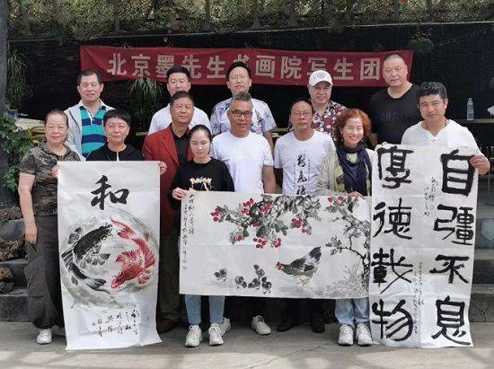 墨先生书画院创始人孙辉传承写意花鸟之精髓