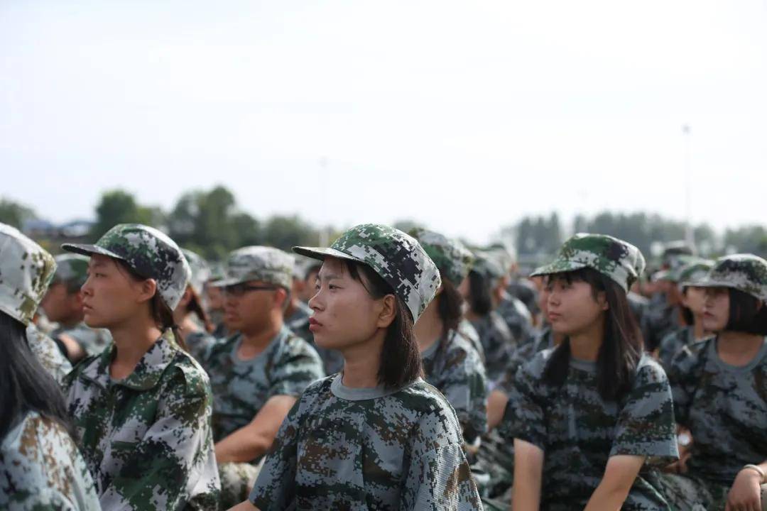 消息资讯|西安工商学院隆重举行2020级新生开学典礼暨军训动员大会