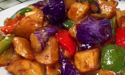 红烧肉怎么做好吃又简单家常菜 21d67c8a7cfb43648cc882f545e5a082.jpeg