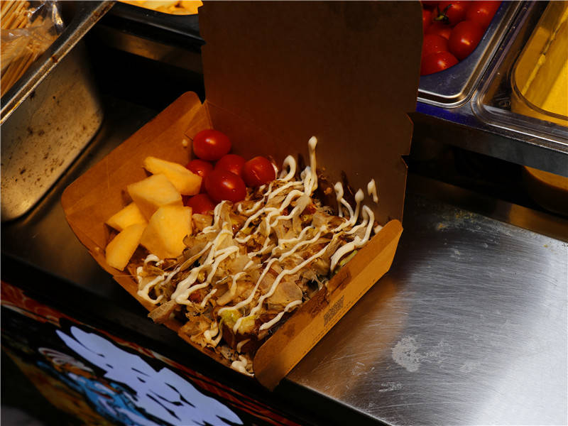 高丽菜|就为了买个网红的章鱼烧游曾厝垵趣事：排队二十分钟