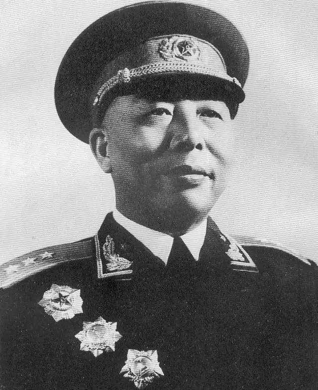 开云app官网入口|
陈赓戏称其为流氓“总司令” 遇袭时粟裕
