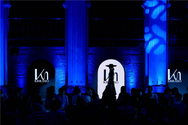 时尚|湛湛长江去 时尚骤雨来