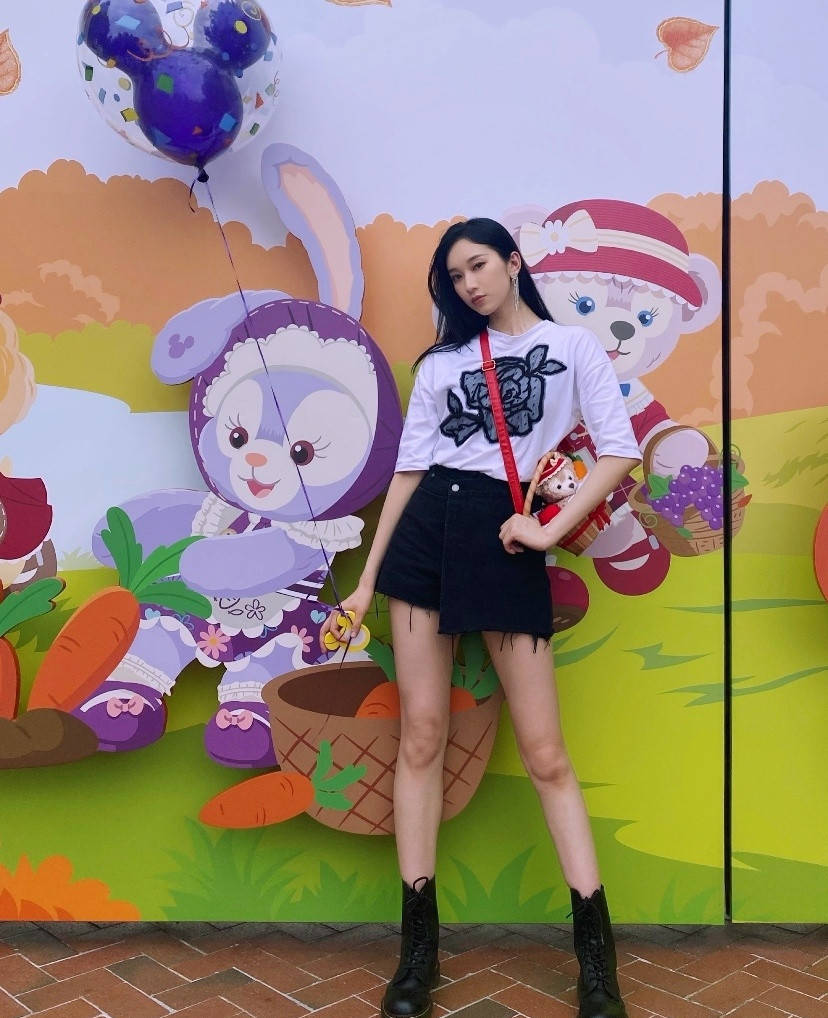 原创刘令姿被称"木头美人"?但她的穿搭比谁都有灵气欸!
