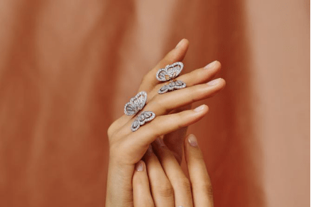 蝴蝶|从Y2K到高级珠宝，女生今年都逃不过的“蝴蝶效应”