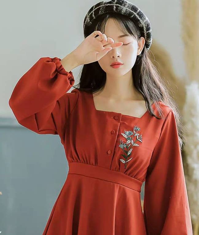 秋意浓|复古不等于老气，秋意浓浓的法式复古风已浪漫来袭，一条裙子搞定