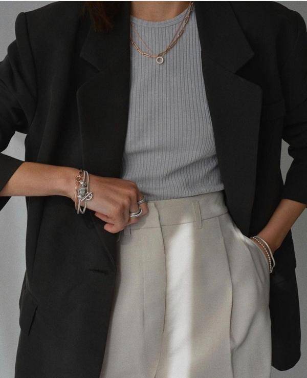 休闲|秋天就要穿得“轻松”一点！试试“极简风”穿搭，低调慵懒又高级