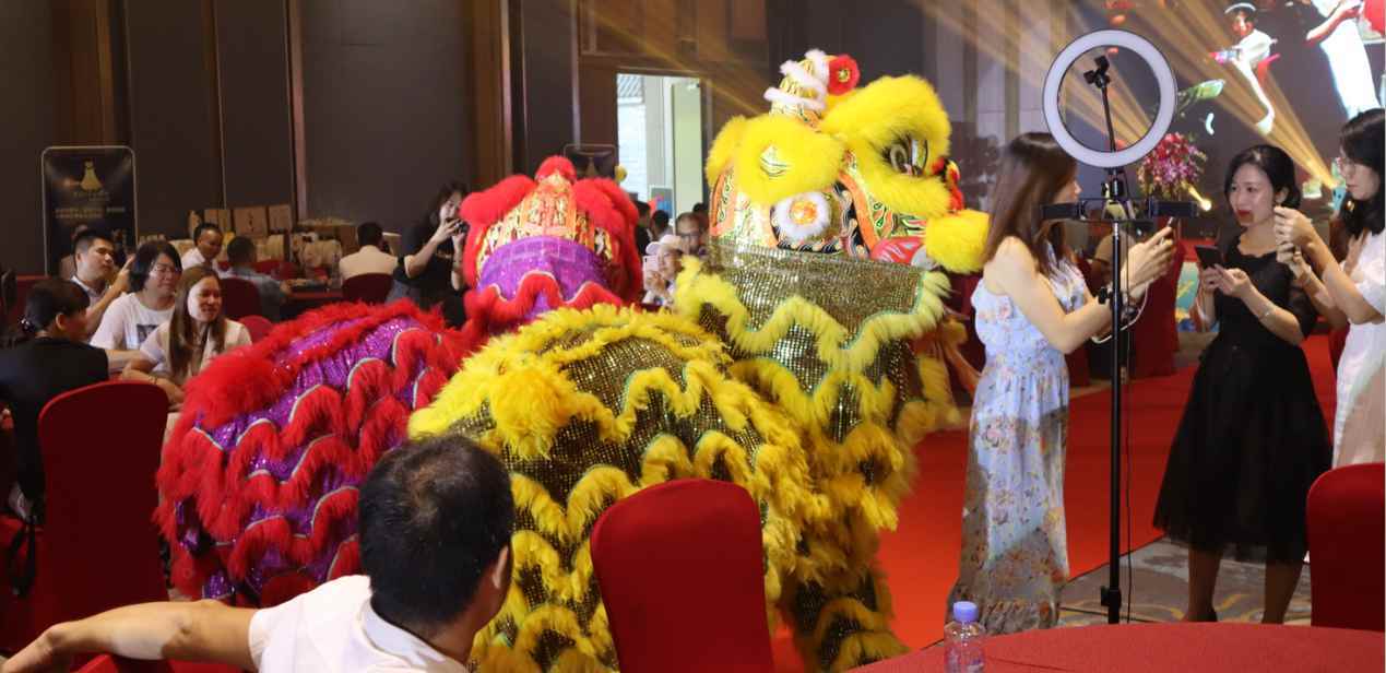 品牌|小爱裙一夜爆红 这一条小爱裙究竟有何魅力 ----记小爱裙新品订货会暨九粤九周