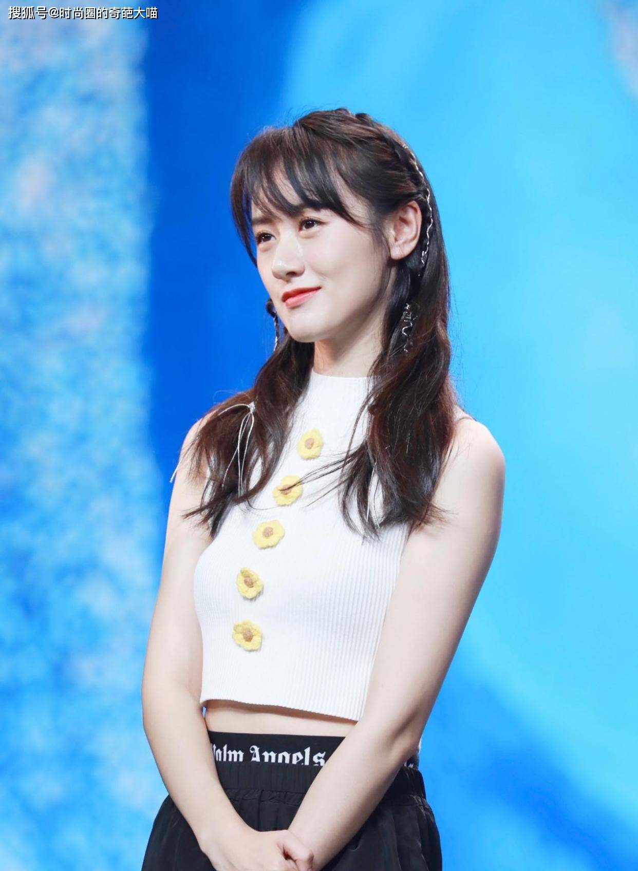 体态|精修图都救不了袁冰妍的苦情脸！体态减分，和剧中甜美模样差太多