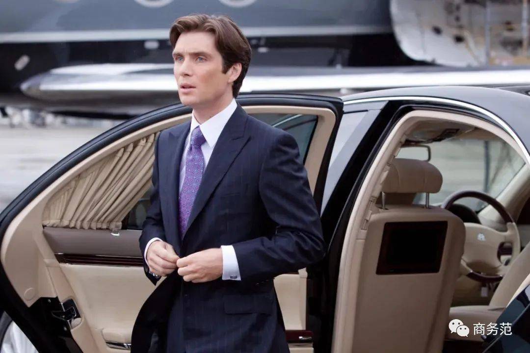 西装|诺兰拍的男人为啥那么帅？穿西装、梳油头、开兰博基尼…