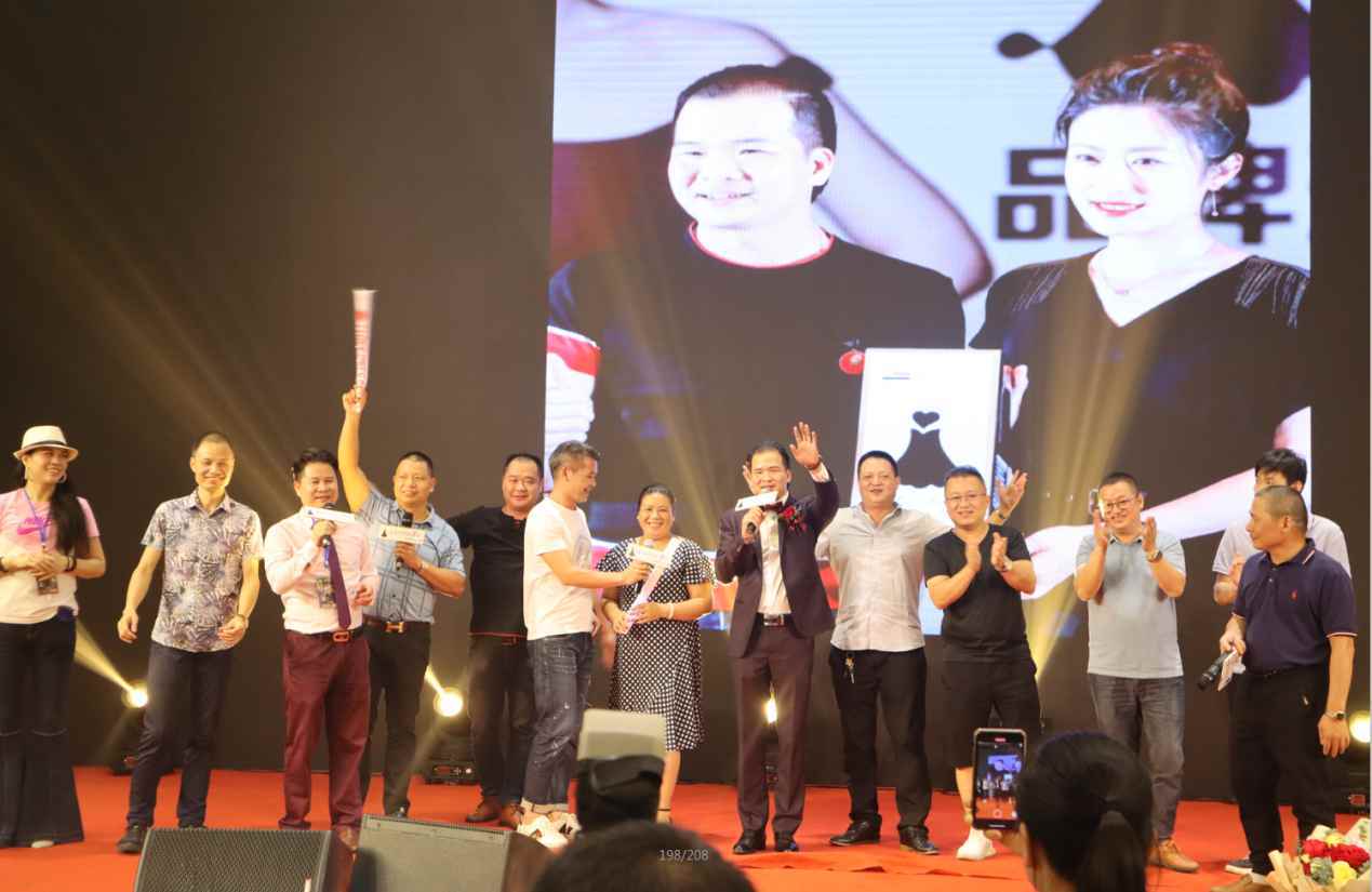 品牌|小爱裙一夜爆红 这一条小爱裙究竟有何魅力 ----记小爱裙新品订货会暨九粤九周