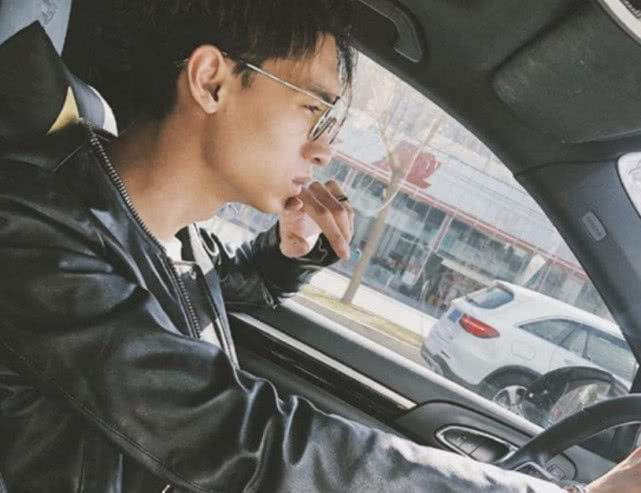 相声|原创郭德纲为了让相声活下来，不得不捧秦霄贤