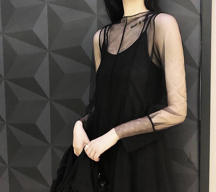 美女|大街上的美女都流行穿这种连衣裙，又美又显身材