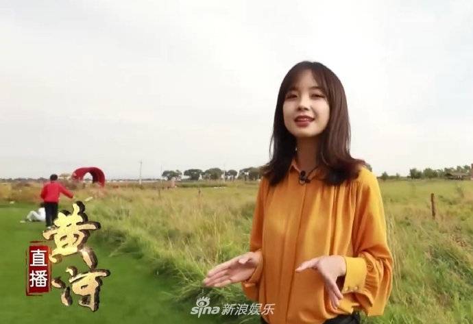 央视记者王冰冰高颜值引热议 笑容甜美似邻家女孩