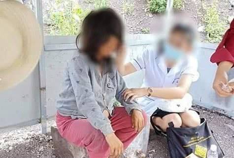 原创患精神病的流浪女因怀双胞胎上新闻,家人这才找到走失多年的她