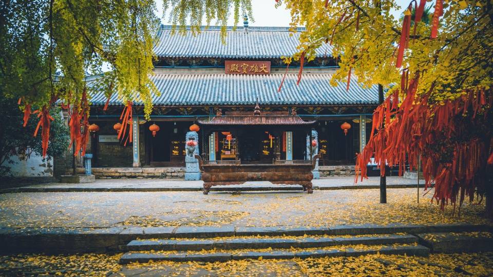 禅寺|江淮大地上的千年古刹，为何其他季节默默无闻，秋季游客络绎不绝