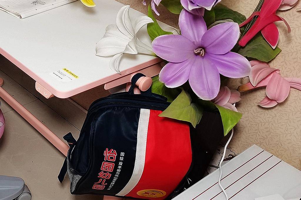 孩子|乐歌智能电动升降儿童学习桌评测：用心呵护孩子成长的每一步