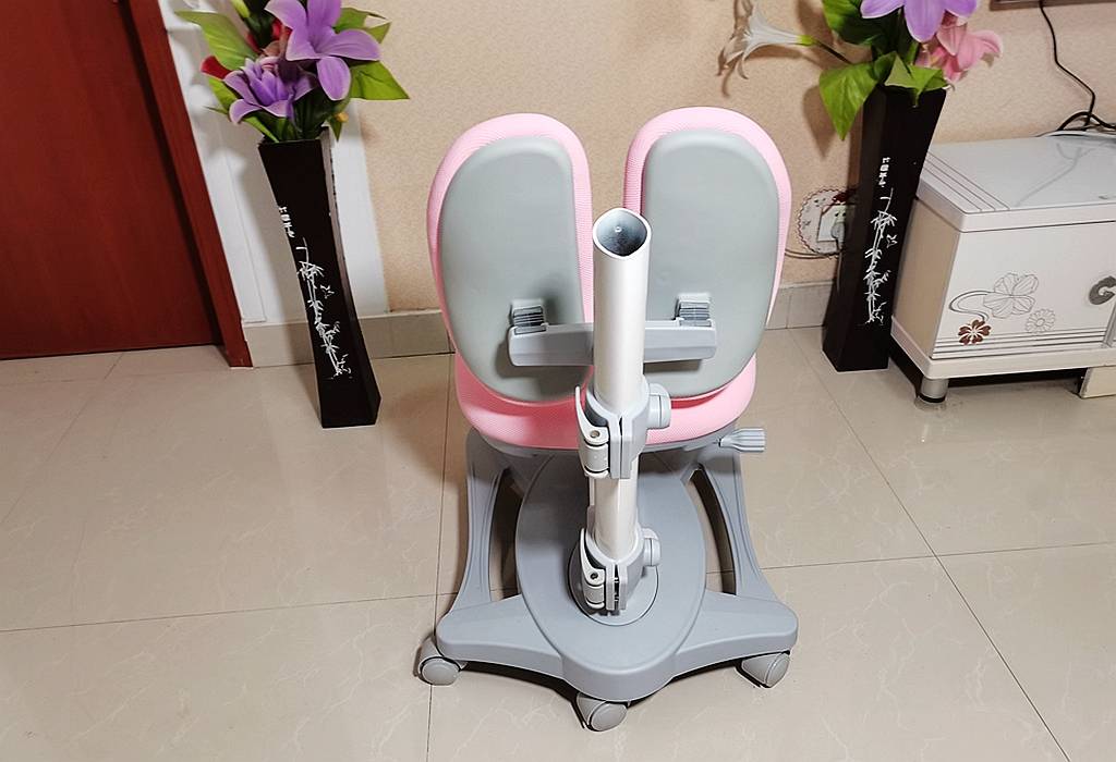 孩子|乐歌智能电动升降儿童学习桌评测：用心呵护孩子成长的每一步