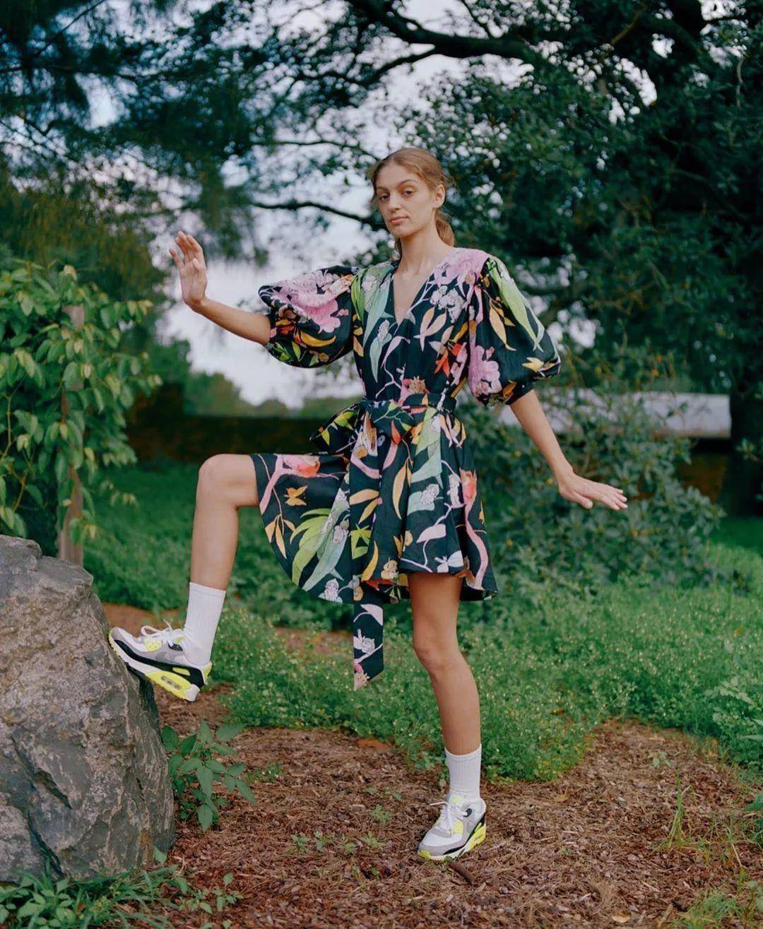 印花|衣图 | 数字美学、神秘符号与百搭极简图案的触及点在哪里？