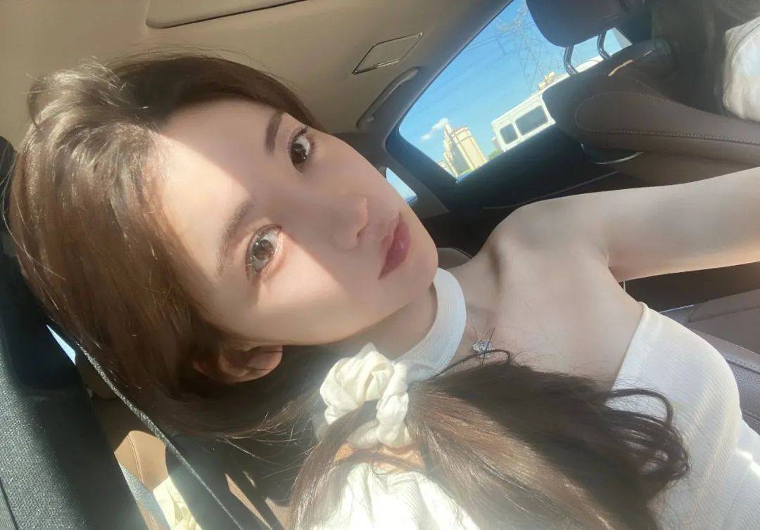 女装|男爱豆约换头女装大佬？这瓜太刺激！