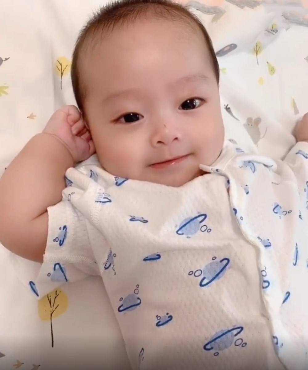 妻子|以避开“处女座”，遭到群嘲智商低贺军翔提前两周让妻子剖腹产