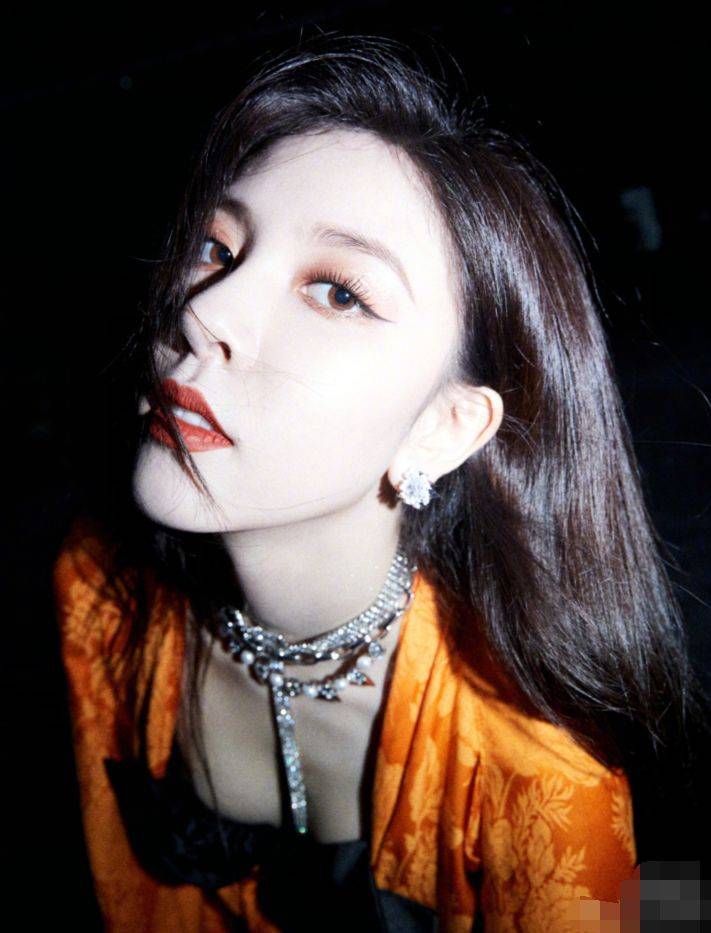 口罩|宋妍霏也太美了，钻石口罩尽显魅力，难怪张一山也曾那么痴迷！