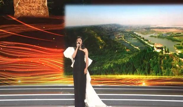 姚晨|众星出席百花奖开幕式:姚晨长裙抢镜,徐帆气质出众,彭昱畅瘦了