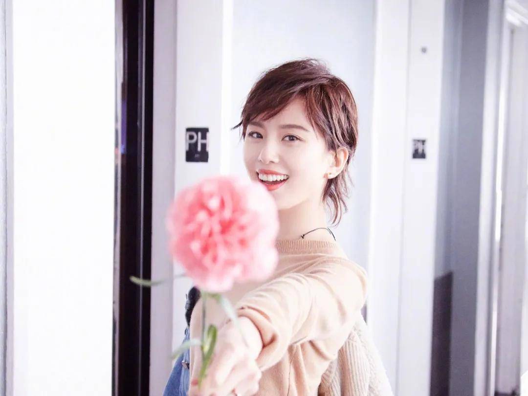 新剧|她新剧开撩，吻戏也就回放 10 来遍吧