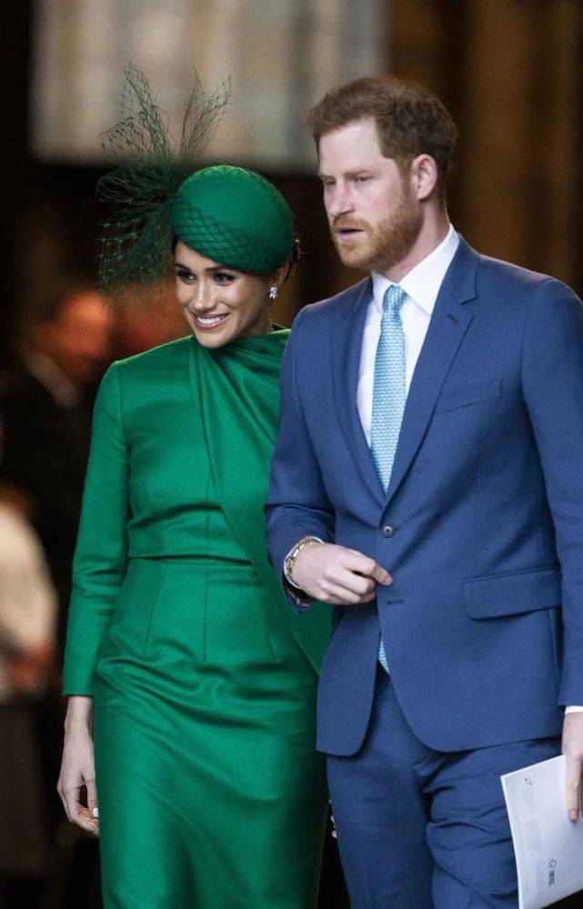 王室|哈里梅根又想做公众人物？退出王室后现身，梅根气质不如凯特