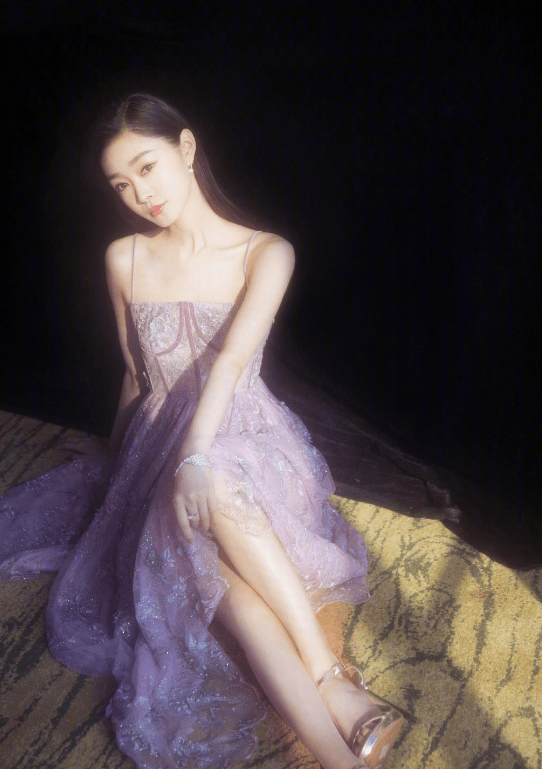 服装|“气质男”都喜欢的风格？看宋轶如何诠释，原来都爱小吊带