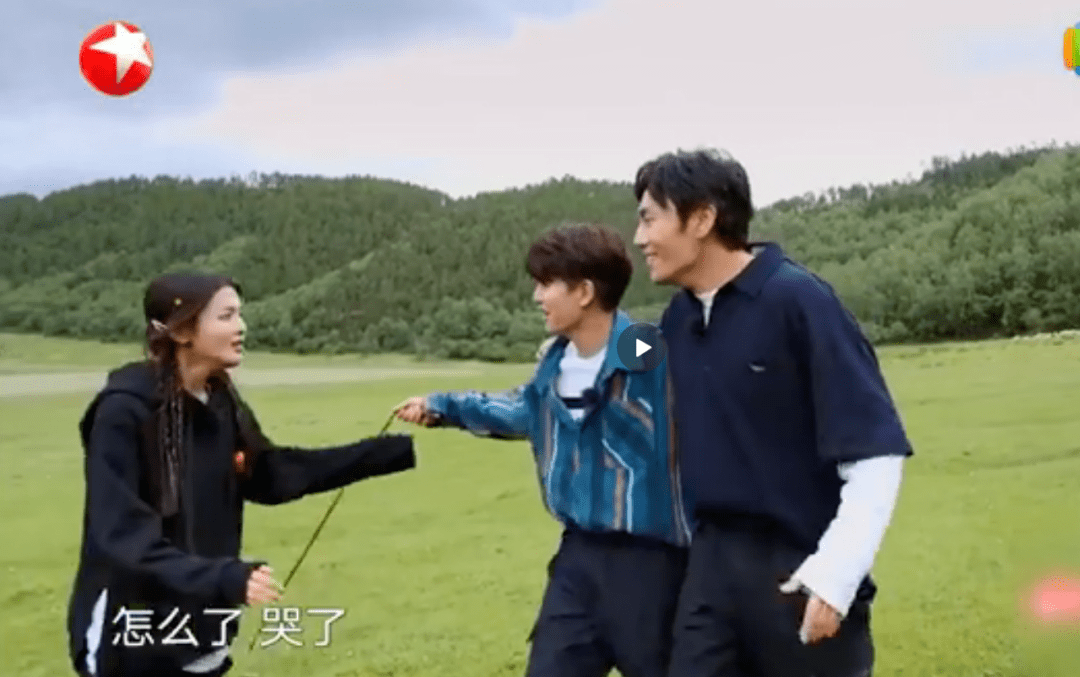 眼睛|原创杨超越真是连装都懒得装了，哭戏全靠眼药水硬撑，没想到连杨紫也？！