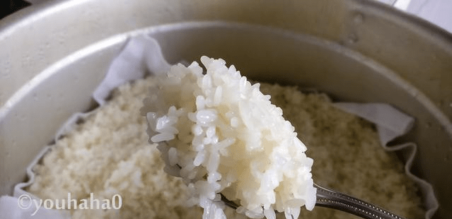 糯米饭怎么蒸才容易熟 6d18c66ab38145b9a344490f90bf0d78.png